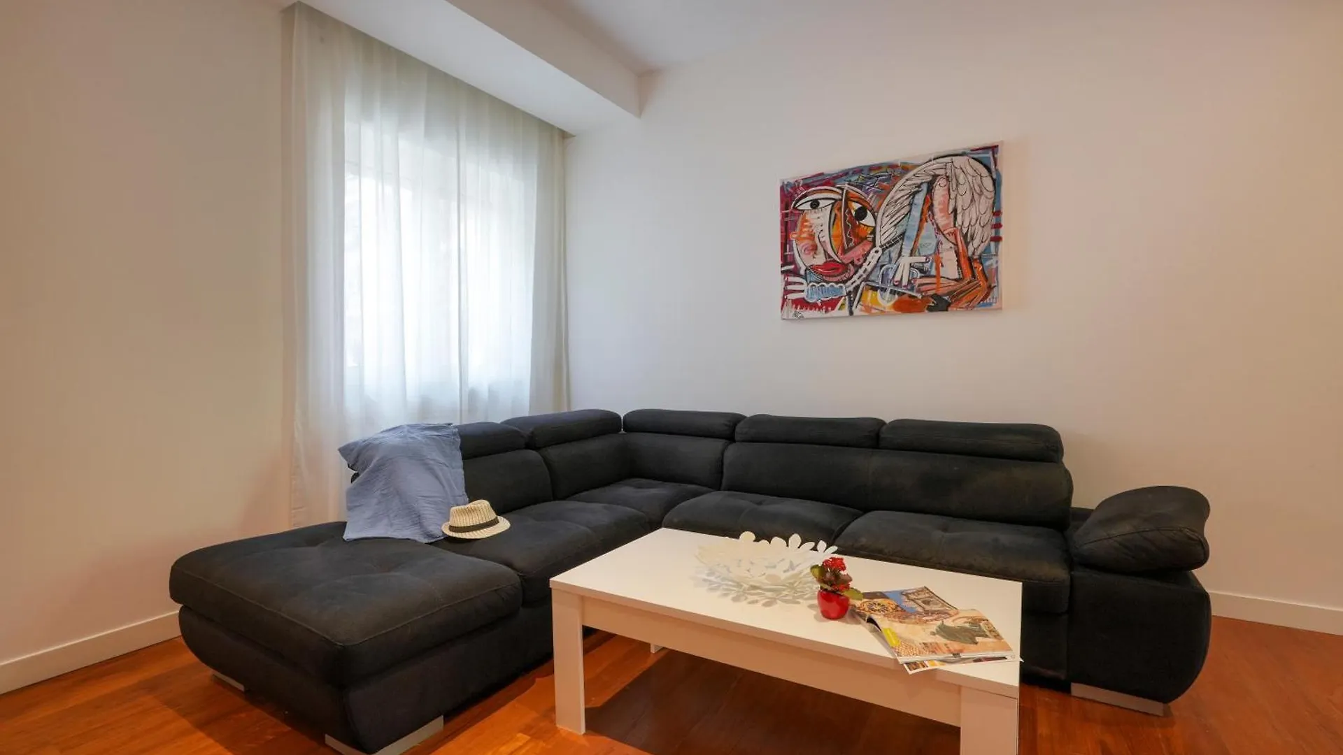 Gli Aquiloni Apartment - Steps From The Station Bari 0*,  Italy